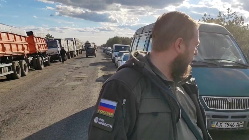 Беженцев из Харьковской области размещают в ДК в селе Логачевка Беженцев из Харьковской области размещают в ДК в селе Логачевка