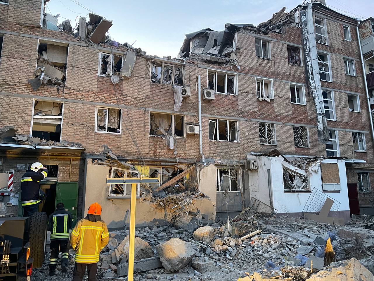 Хроника ударов и взаимных обстрелов в зоне СВО за ночь с 12 на 13 октября 2022 года Хроника ударов и взаимных обстрелов в зоне СВО за ночь с 12 на 13 октября 2022 года