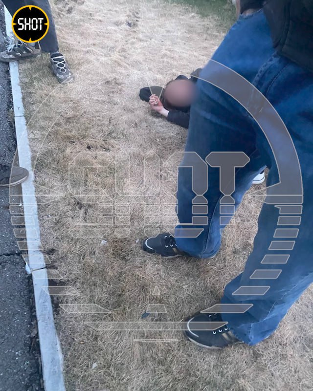 Пьяный водитель сбил ребёнка на самокате и врезался в стену дома в Свердловской области