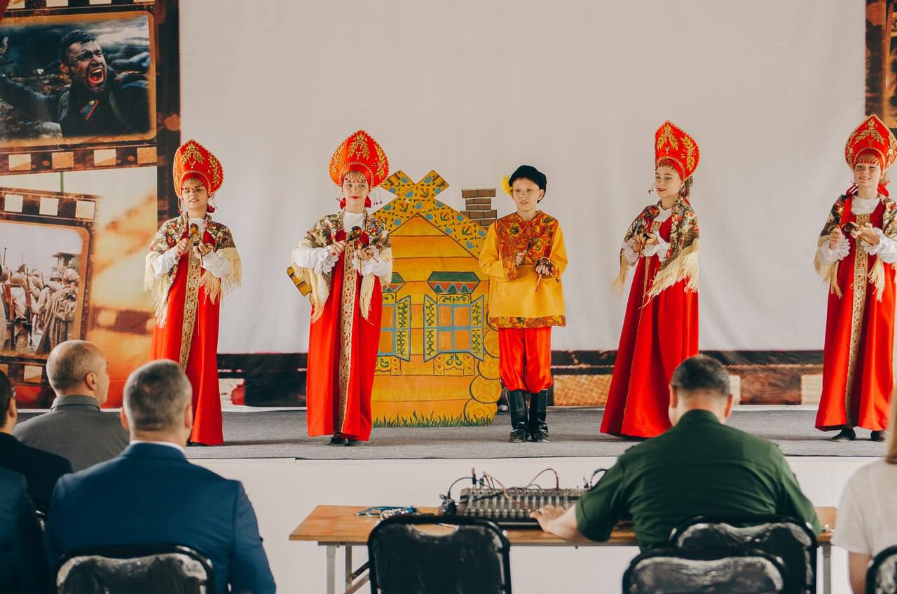В Таджикистане открыт памятник «Россия»