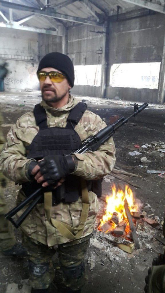 Младший лейтенант Олег Золотущенко «Дон», командир роты батальона «Оплот» в составе Росгвардии Софринской бригады был награжден медалью «За отвагу» за выполнения боевых задач в Харьковской области в 2022 году