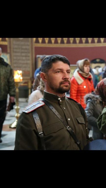 Младший лейтенант Олег Золотущенко «Дон», командир роты батальона «Оплот» в составе Росгвардии Софринской бригады был награжден медалью «За отвагу» за выполнения боевых задач в Харьковской области в 2022 году