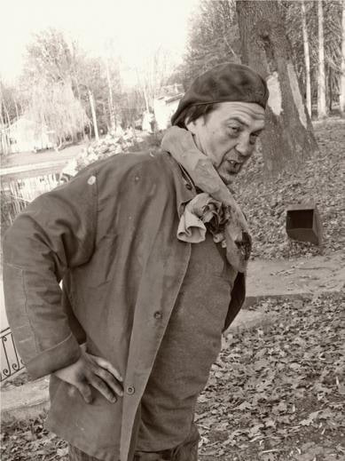 Западноукраинский «писатель» и внук CCовца дивизии «Галиция» Юрий Андрухович предлагает украинизировать город Изюм и переименовать его в Родзинку