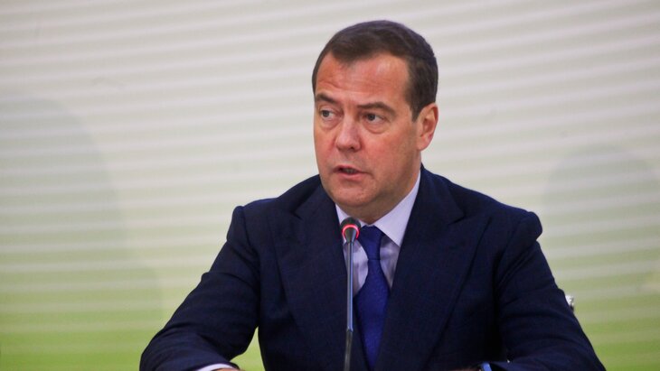 Медведев уверен, что Иран во что бы то ни стало продолжит ядерную программу Медведев уверен, что Иран во что бы то ни стало продолжит ядерную программу